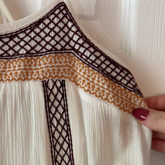 Embroidered Tank Top - Picture 2 of 6